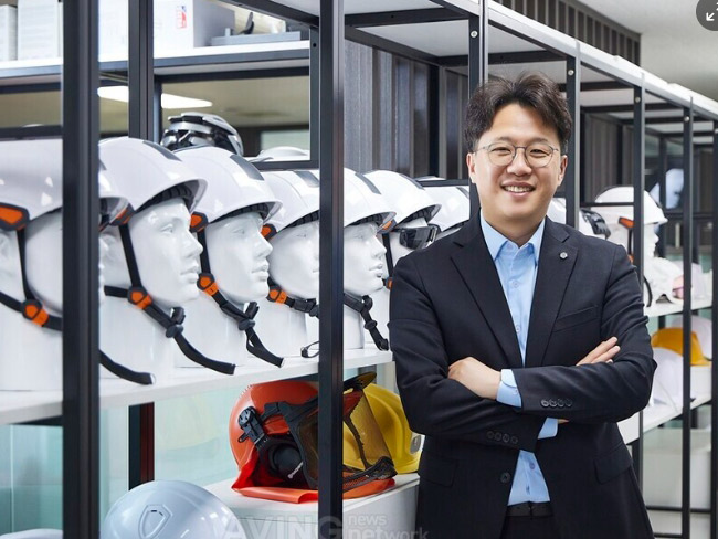 [AVING NEWS]아스가드, 2025 한국건설·안전박람회서 스마트 안전모 ‘TUGU(투구)’ ...